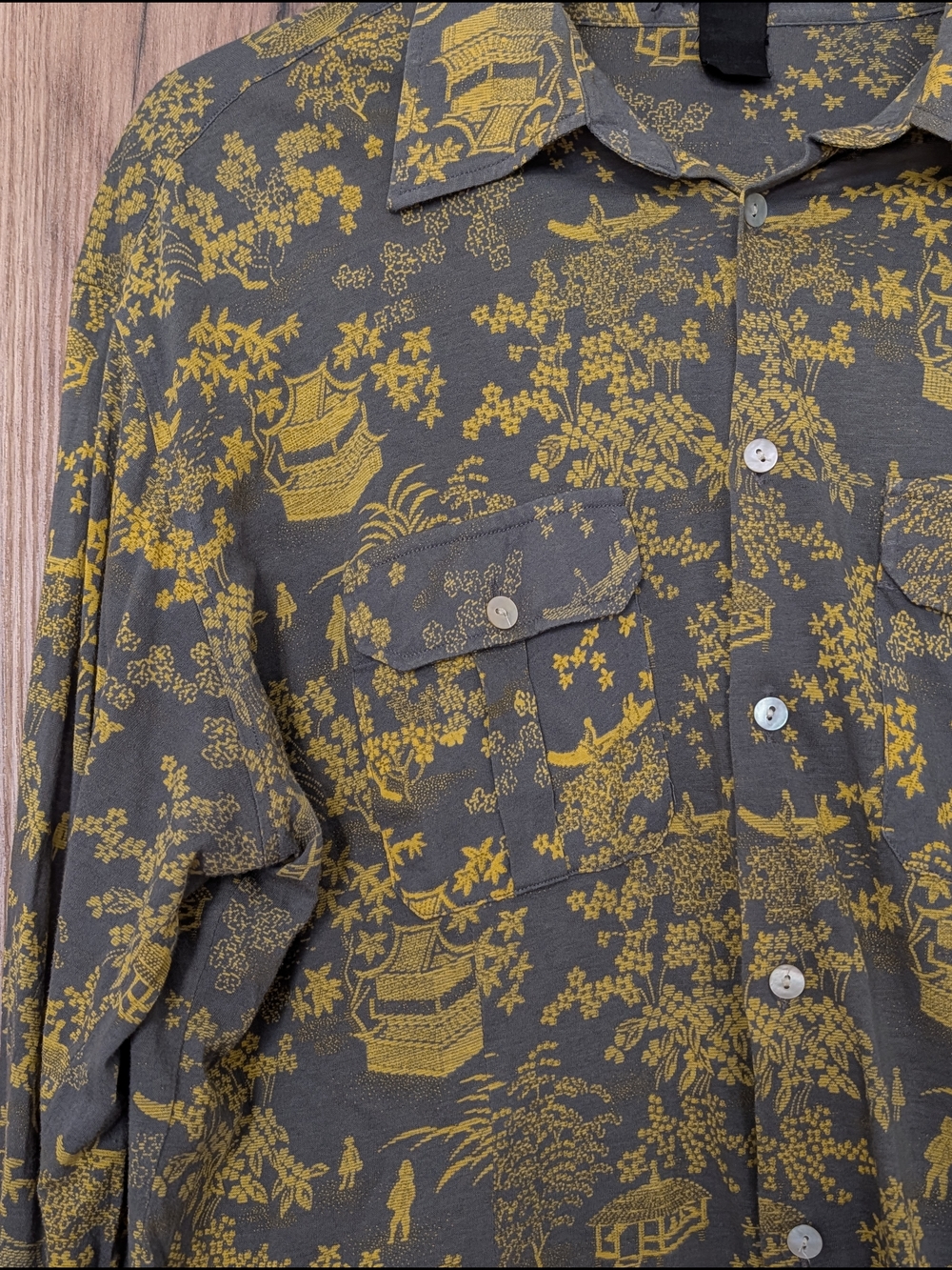 RARE! Custo Barcelona Vintage Y2K Japanese Floral Button-Up Shirt in Olive Gold - Picture 5 of 10